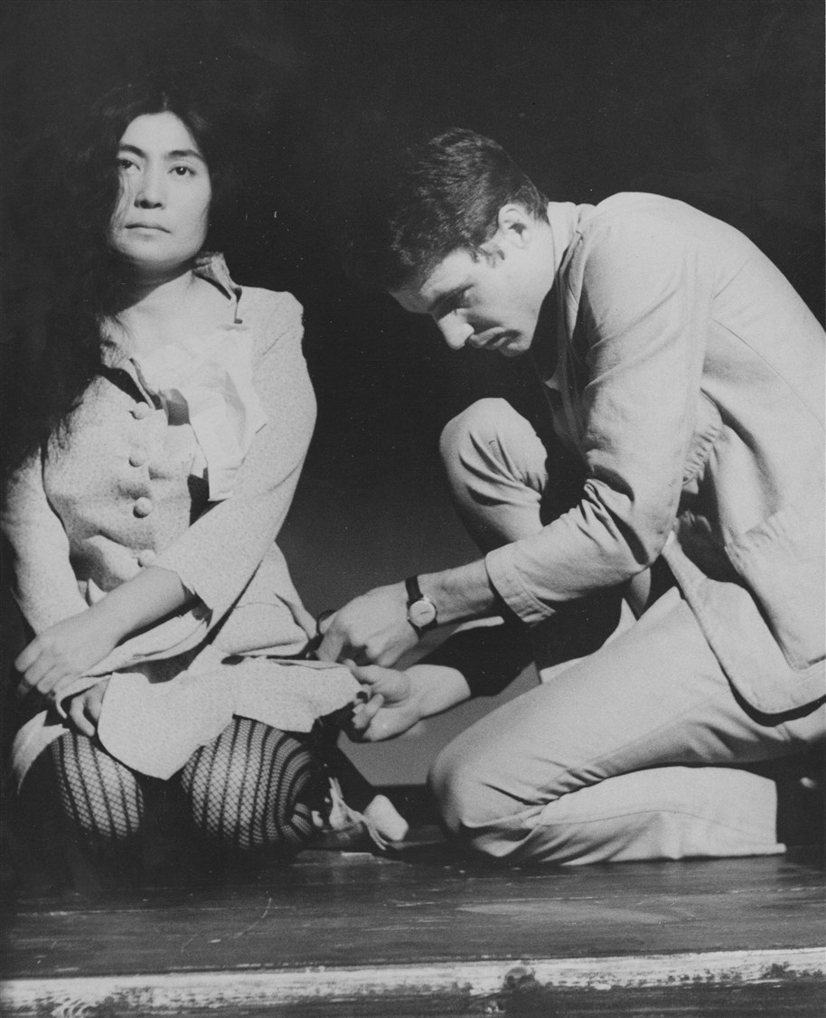 Cut Piece by Yoko Ono | Women'n Art