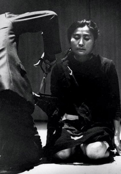 Cut Piece by Yoko Ono | Women'n Art